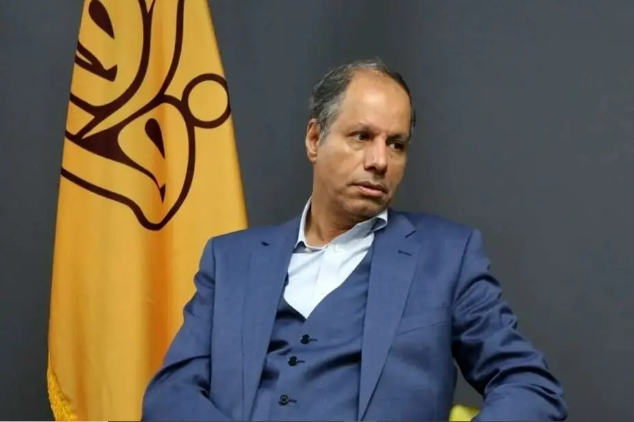 وقتی ادارات کشور را تعطیل می کنیم یعنی کل مملکت را تعطیل می کنیم / کاهش مصرف برق در سایه تعطیلی ادارات جای شادی دارد؟! / آفرین به مسئولان که راه حل بحران برق را تعطیلات می دانند

