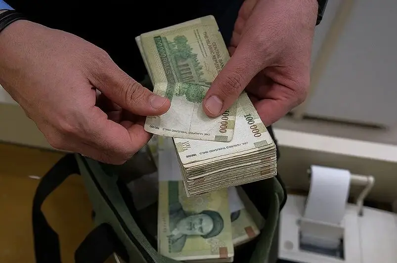 تیغ دولبه افزایش حقوق کارمندان در سال 1405