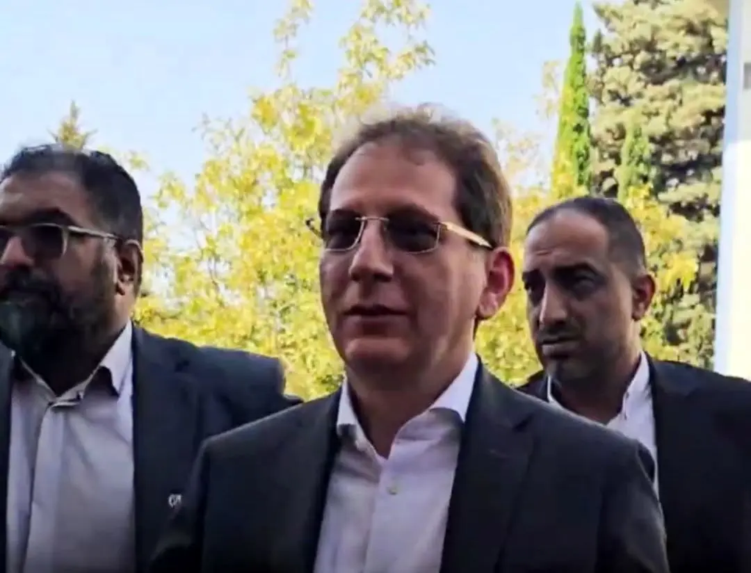 نامه عجیب احمدی نژاد به رییس کل بانک مرکزی: به بابک زنجانی پول بدهید وگرنه برکنار می‌شوید