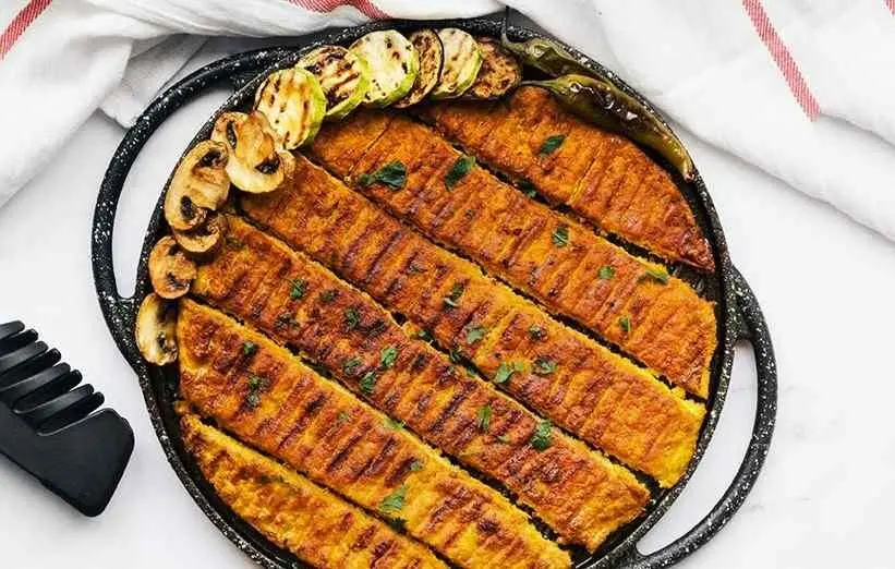 طرز تهیه کباب تابه‌ای مرغ با سس زرشک

