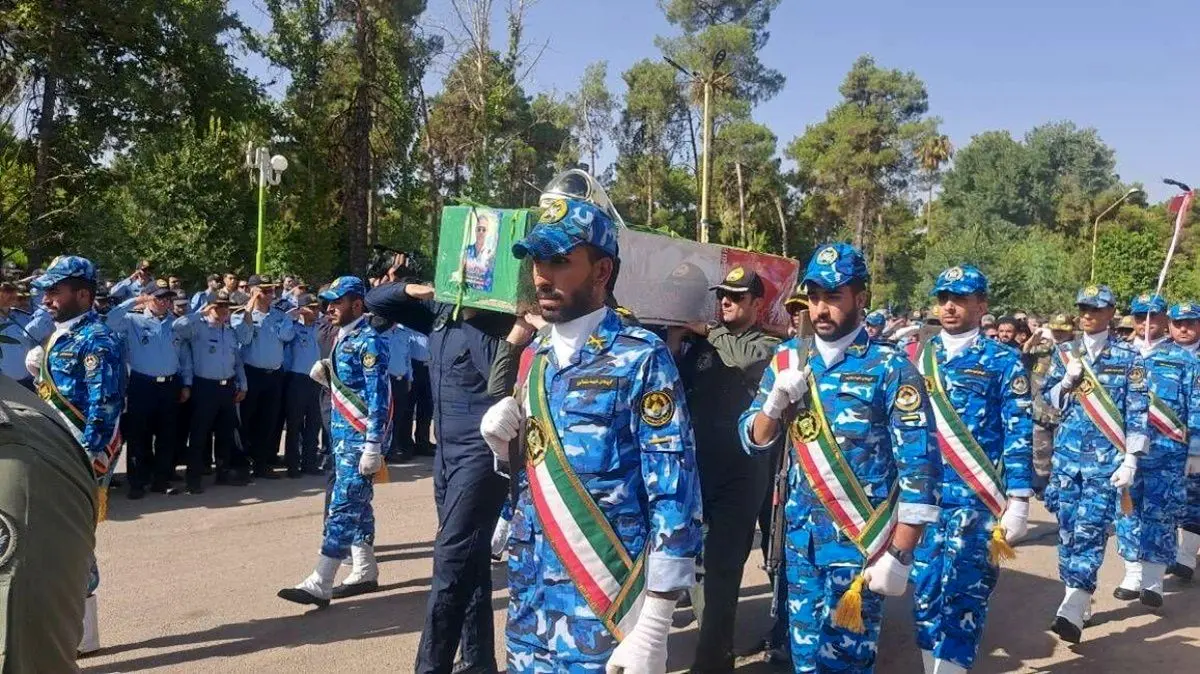 استقبال شیراز از پیکر خلبان شهید جنگنده سوخو ۲۴ عملیات پایگاه العدید
