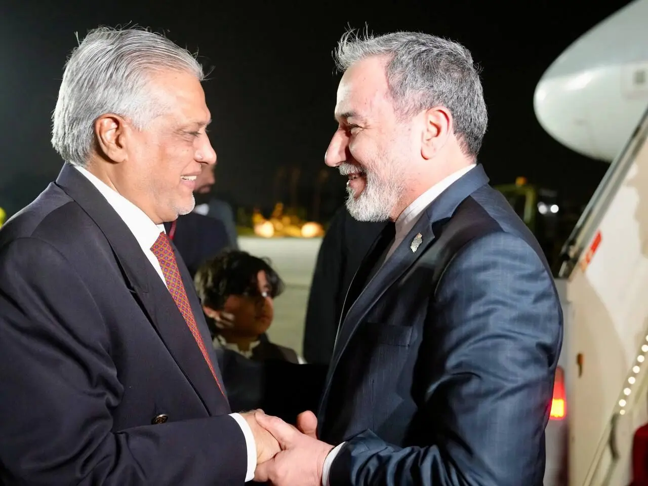 پیام وزیر خارجه پاکستان پس از استقبال از  عراقچی در اسلام آباد