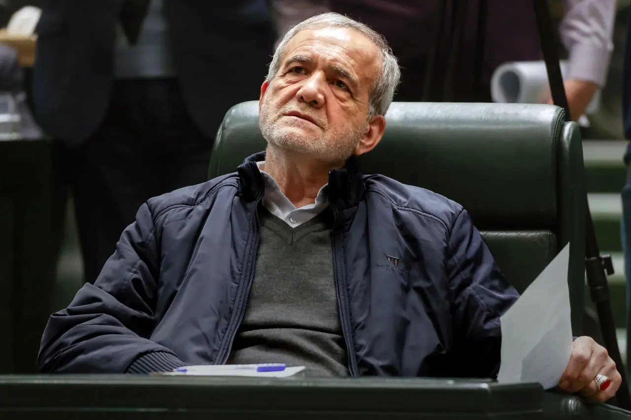 روزنامه نزدیک به قالیباف: مردم و بازار، دولت را در مهار بحران ناتوان می‌بینند