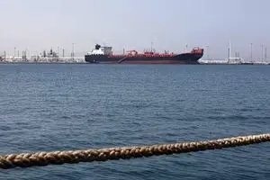 آخرین اخبار از تقابل ایران و آمریکا: هشدار تهران درباره بازگشت به جنگ و عبور نفتکش‌های چینی از تنگه هرمز