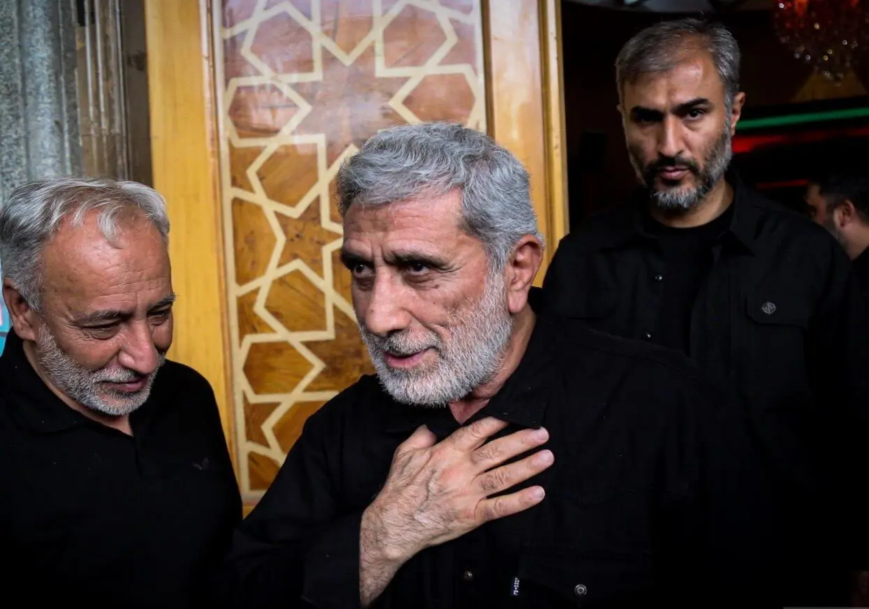 عکس؛ حضور سردار قاآنی در مراسم بزرگداشت سردار محققی 