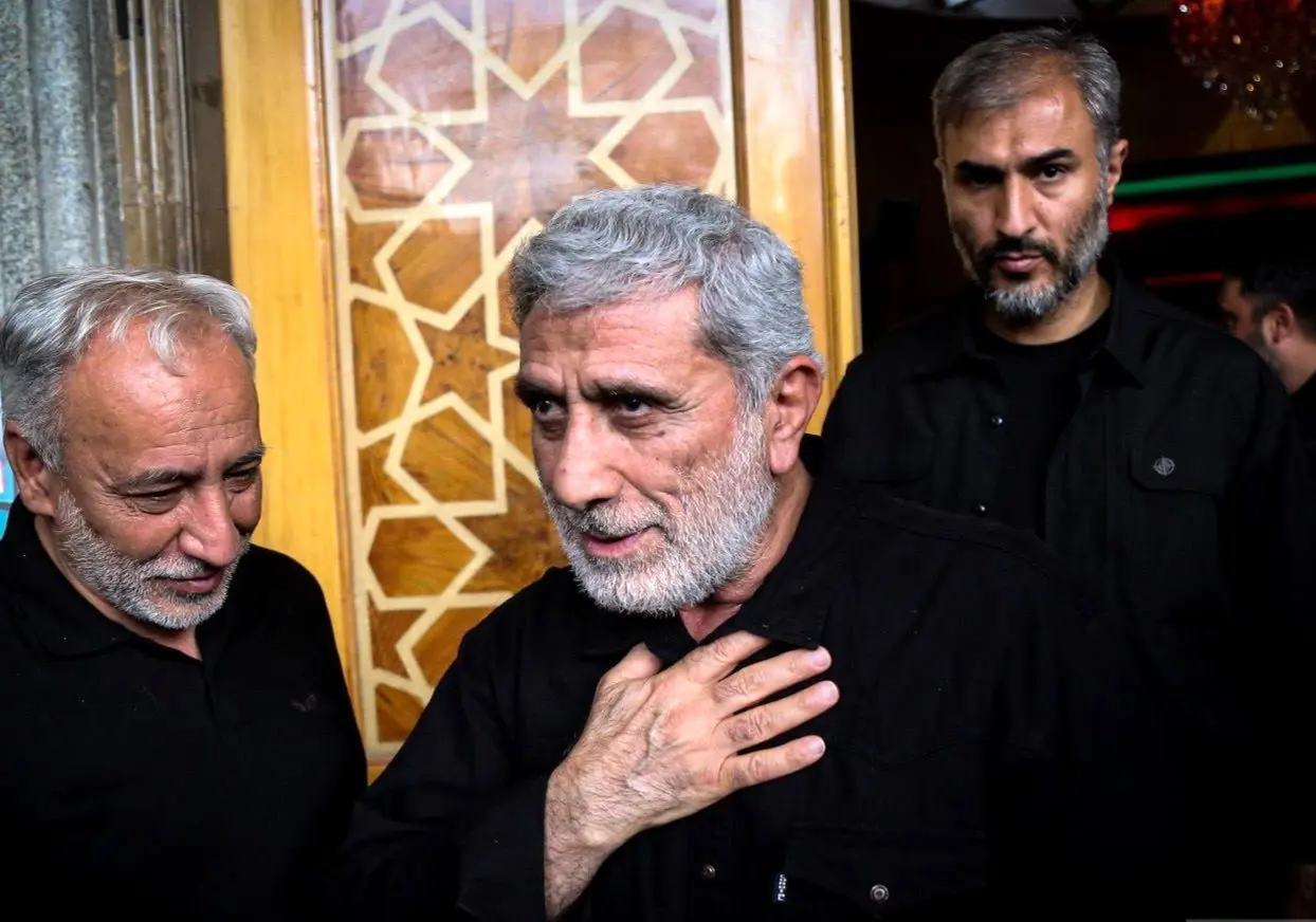 عکس؛ حضور سردار قاآنی در مراسم بزرگداشت سردار محققی 