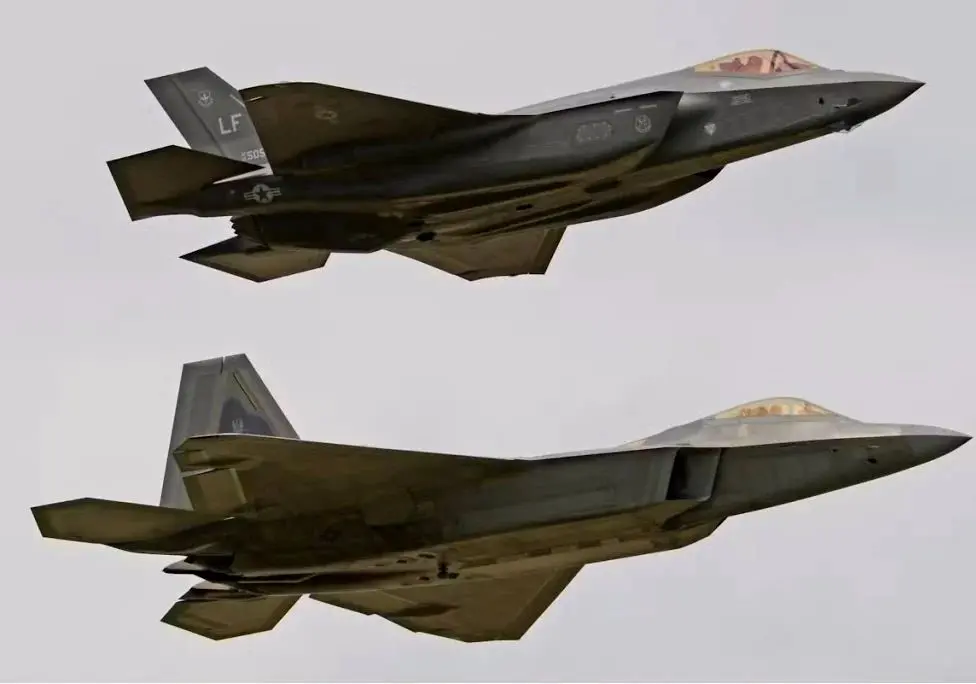 F-22  یا F-35؟ کدام جنگنده امریکایی بهتر است؟