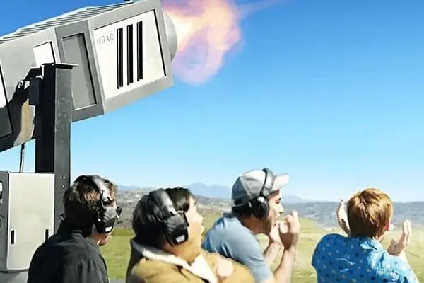 شلیک توپ گردابی را ببینید