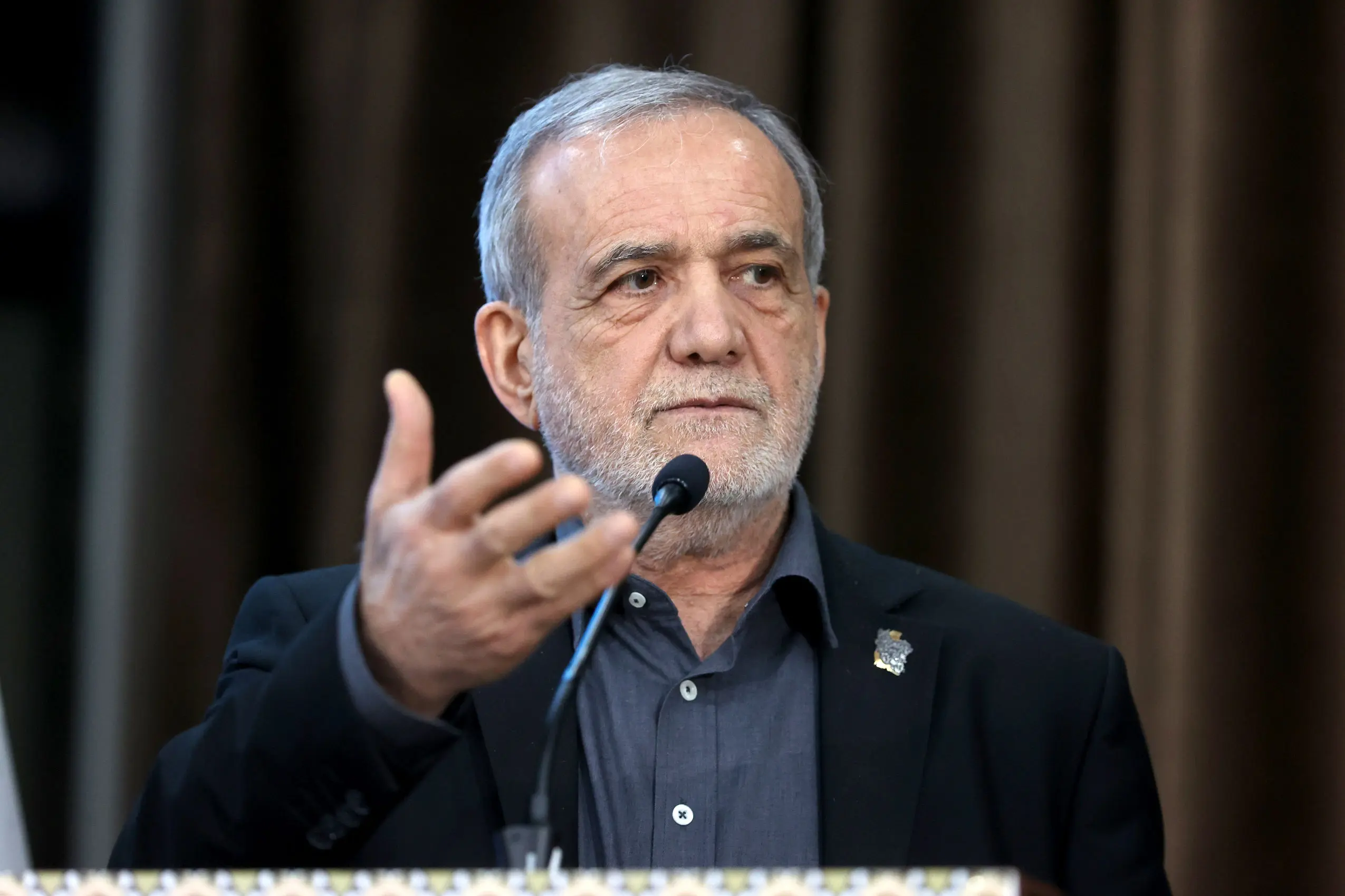 پزشکیان: دین با زور و تحمیل گسترش نمی‌یابد/  وعده‌هایی داده می‌شود که امکان تحقق آنها وجود ندارد