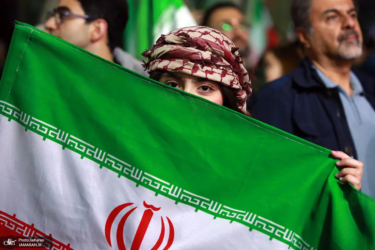 تصاویر؛ حاشیه و متن اجتماع هنرمندان در باغ فردوس 17