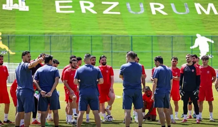 مربی آلمانی پرسپولیس وارد تهران شد