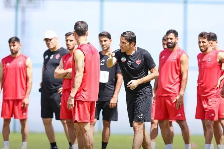 انتقاد حمید درخشان از خریدهای پرسپولیس؛ متوسط هستند!