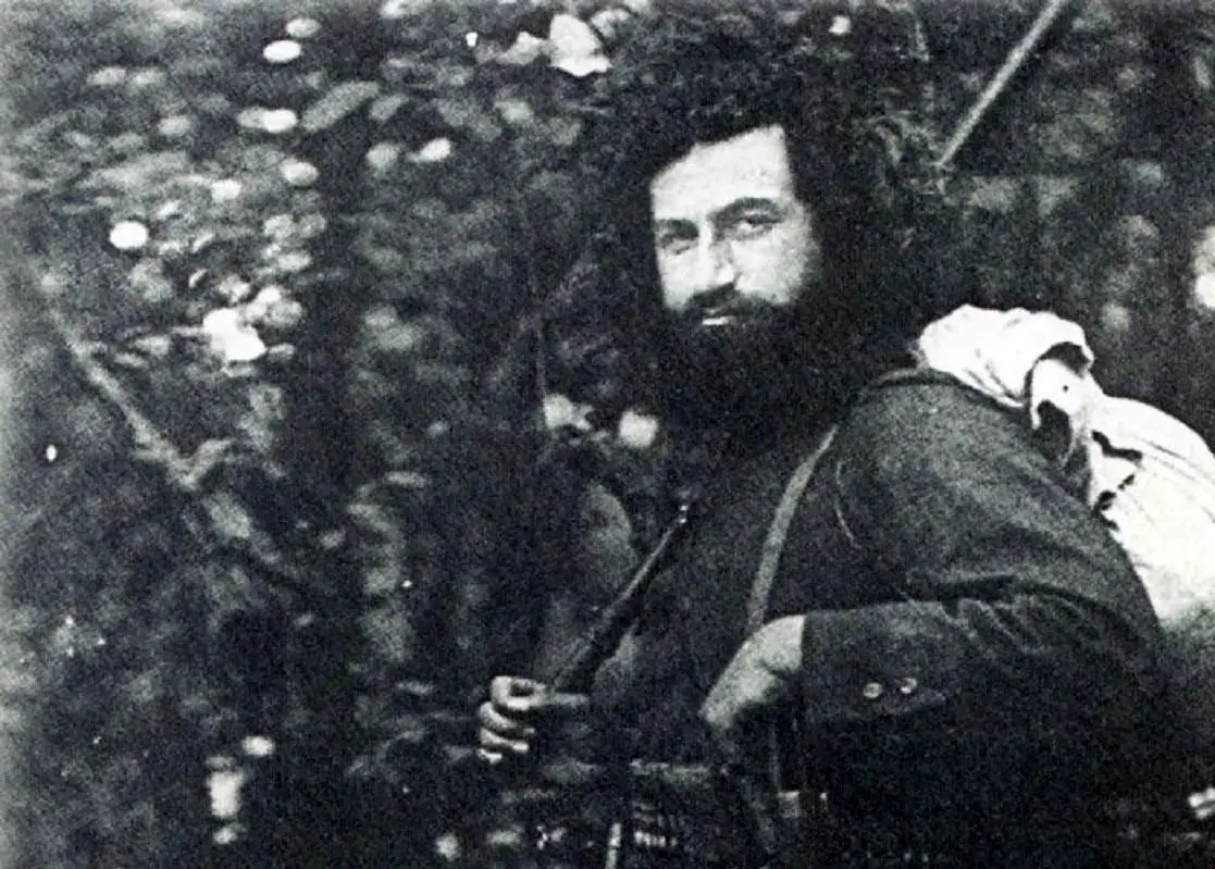 «میرزا کوچک خان» در کنار اعضای هیئت اتحاد اسلام و همراهانش؛ دهه 1290 