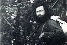 «میرزا کوچک خان» در کنار اعضای هیئت اتحاد اسلام و همراهانش؛ دهه 1290 