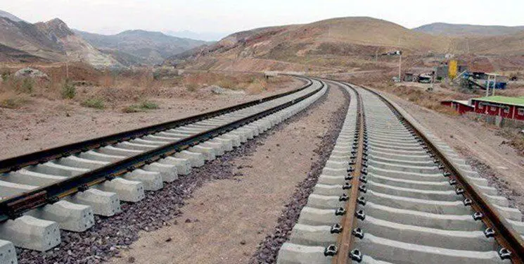 ویدئو؛ حمله هوایی به ریل راه آهن در کرج