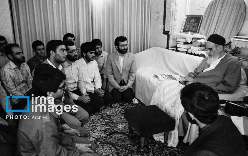 عکسی از جوانی‌های شهید کمال خرازی و حدادعادل در ورزشگاه آزادی/ تصاویری از دیپلمات شهید در کنار امام، رهبر شهید انقلاب، محسن رضایی و صیاد شیرازی