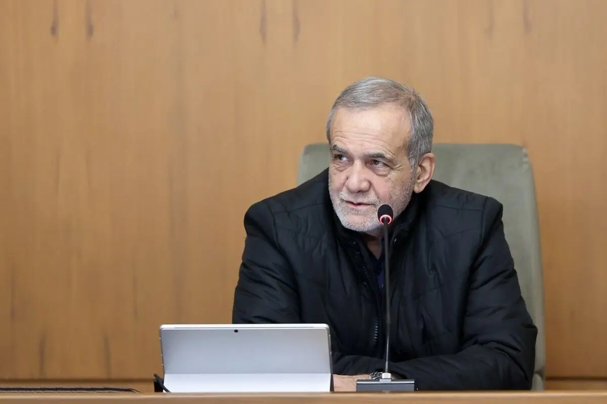 ببینید؛ اقدام جالب رئیس‌جمهور در یک جلسۀ رسمی
