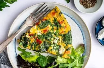 طرز تهیه کوکو سیب زمینی و اسفناج؛ شام فوری و مقوی