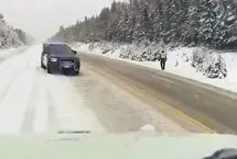 مامور پلیس کانادا با «جاخالی» به موقع از مرگ نجات یافت