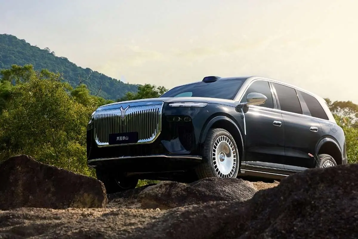 وویا تایشان 8؛ رقیب چینی رولزرویس رونمایی شد