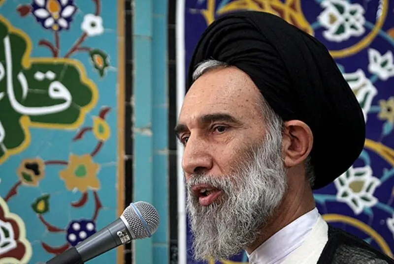 امام جمعه موقت اصفهان: تأثیر تفکر «مقاومت» بر روی دشمن از بمب اتم نیز بیشتر است