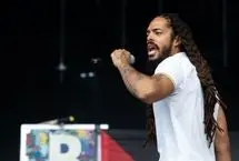 ببینید؛ شعار مرگ بر اسرائیل یک رپر در کنسرت 