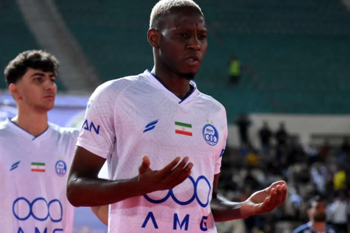 معالجه خارجی پر انتقاد استقلال در دبی