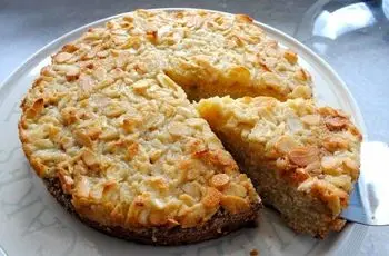 کیک توسکا؛ کیک کلاسیک بادامی از کشور سوئد 