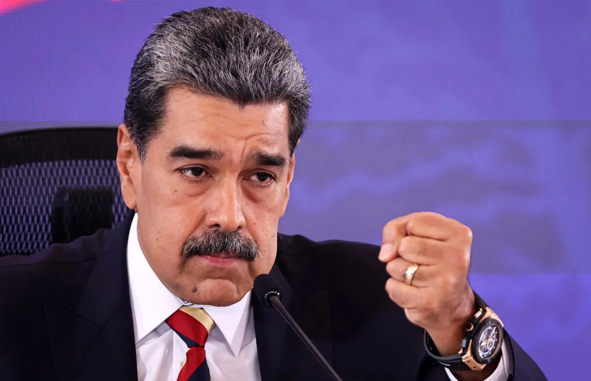 مادورو: برای دفاع از کشور خود آماده می‌شویم