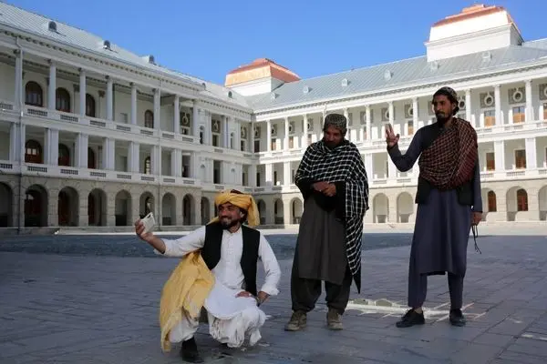 ببینید؛ دعوت آمریکایی‌ها به افغانستان با شوخی طالبانی با تروریسم