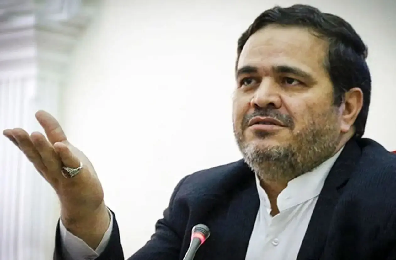عنابستانی: وزارت ورزش باید حذف شود