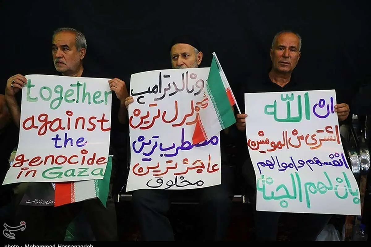 عکس؛ گریه کاظم صدیقی در مراسم بزرگداشت سرلشکر حاجیزاده