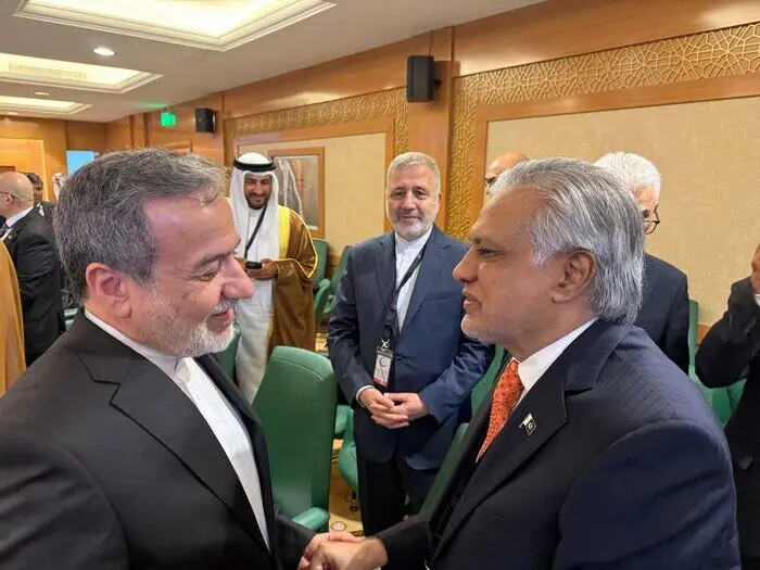 دیدار عراقچی با محمد اسحاق‌دار وزیر خارجه پاکستان