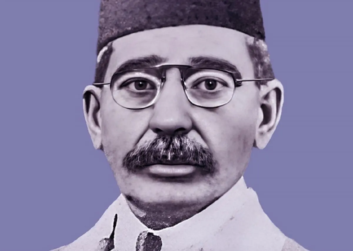 داد معشوقه به عاشق پیغام / که کند مادر تو با من جنگ