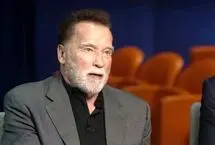 «آرنولد» در دوران جوانی و در حال فیگور گرفتن؛ 50 سال قبل