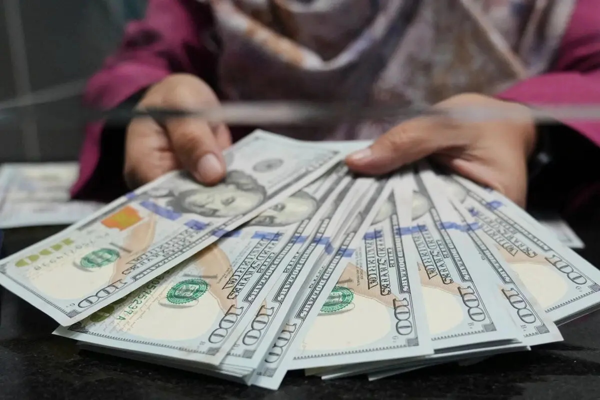قیمت دلار امروز دوشنبه 13 مرداد 1404