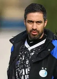 عصبانیت خسرو با دیدن وریا: بگویید سرمربی هستم تا برگردم!