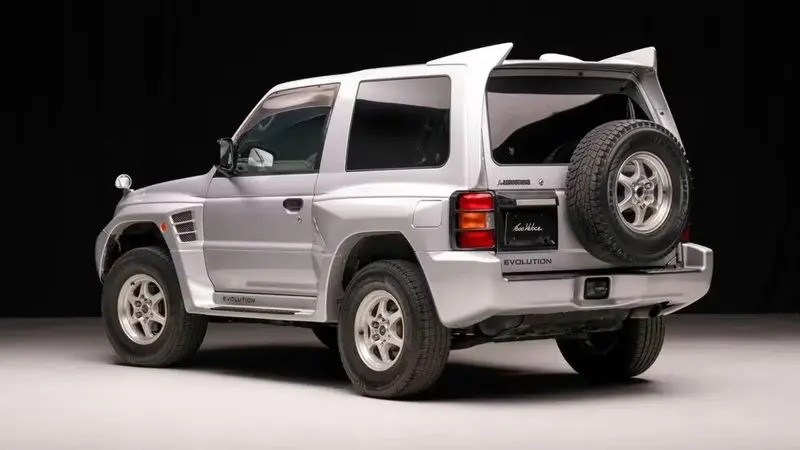 میتسوبیشی پاجرو اوولوشن