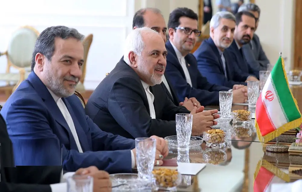تهدید روحانی به محاکمه و خط و نشان کشیدن برای عراقچی چه پیام هایی دارد؟