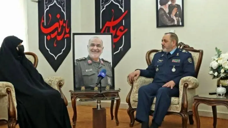 نصیرزاده در منزل شهید سلامی