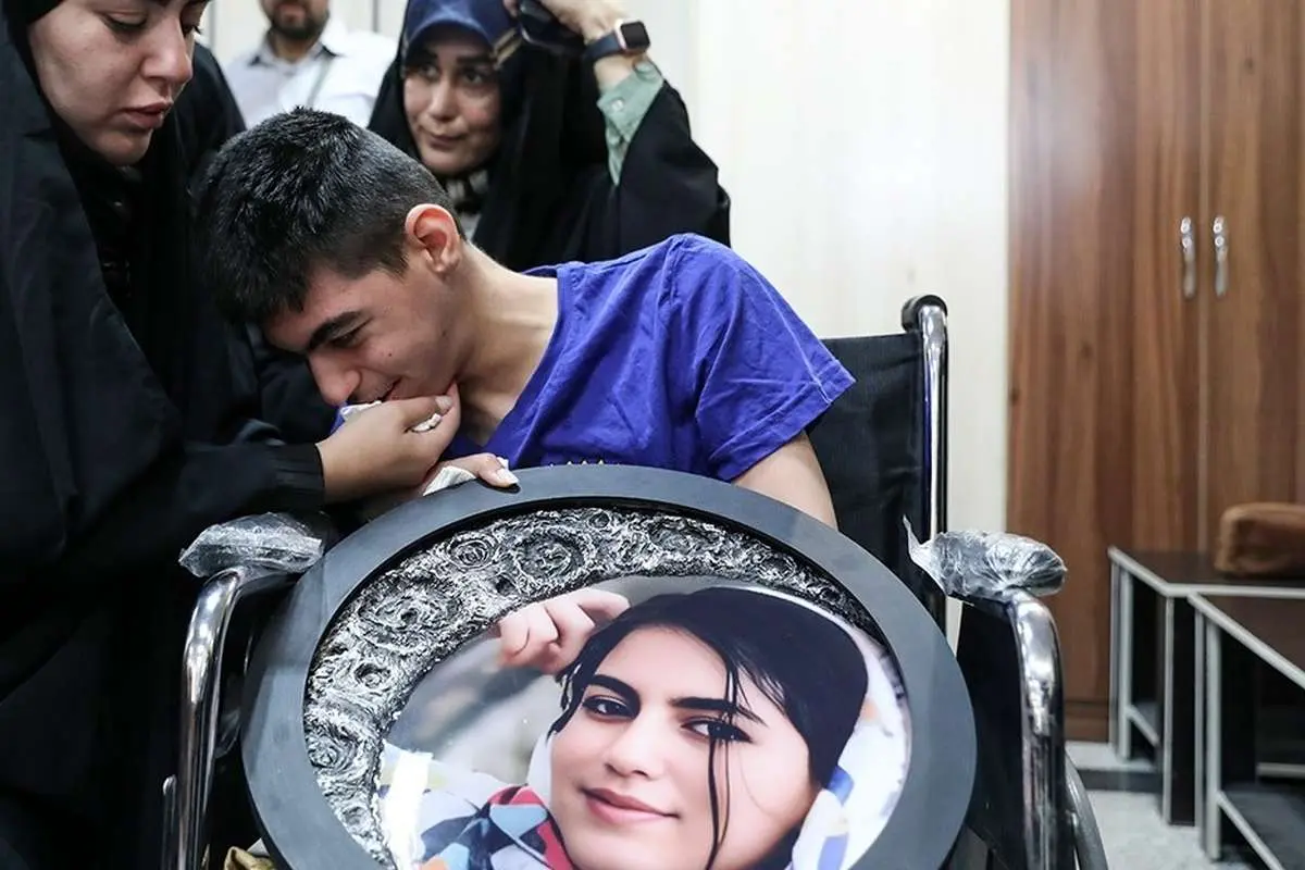 عکس؛ برادر معلول الهه حسیننژاد در دادگاه