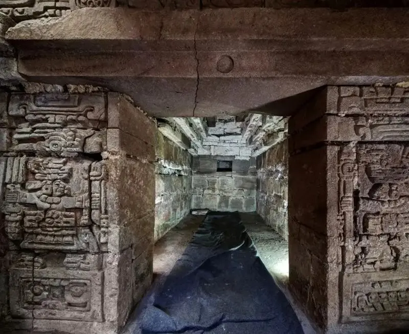  مقبرۀ جغدنشان