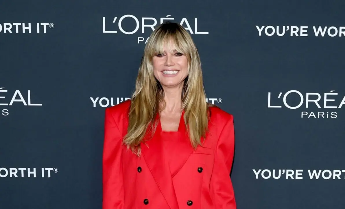 سوپرمدل ویکتوریا سکرت در مراسم قرعه‌کشی جام جهانی

