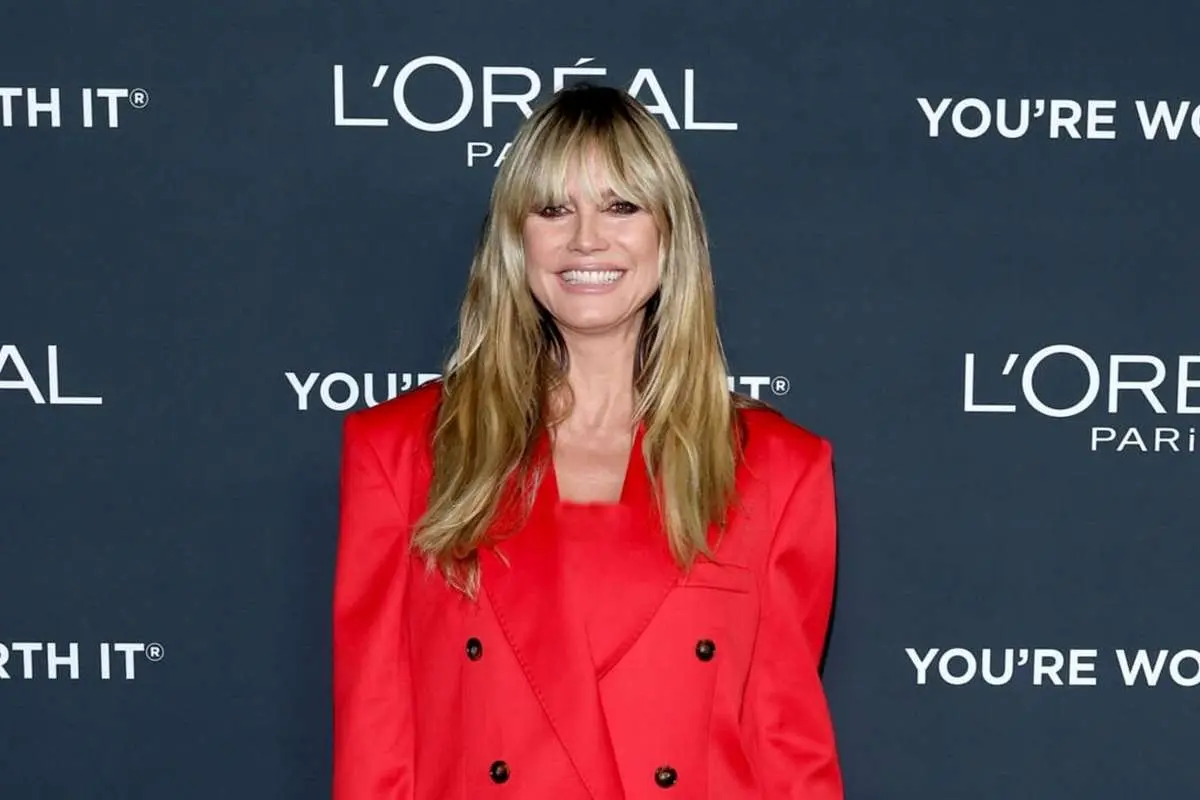 سوپرمدل ویکتوریا سکرت در مراسم قرعه‌کشی جام جهانی

