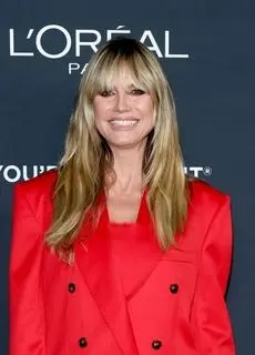 سوپرمدل ویکتوریا سکرت در مراسم قرعه‌کشی جام جهانی

