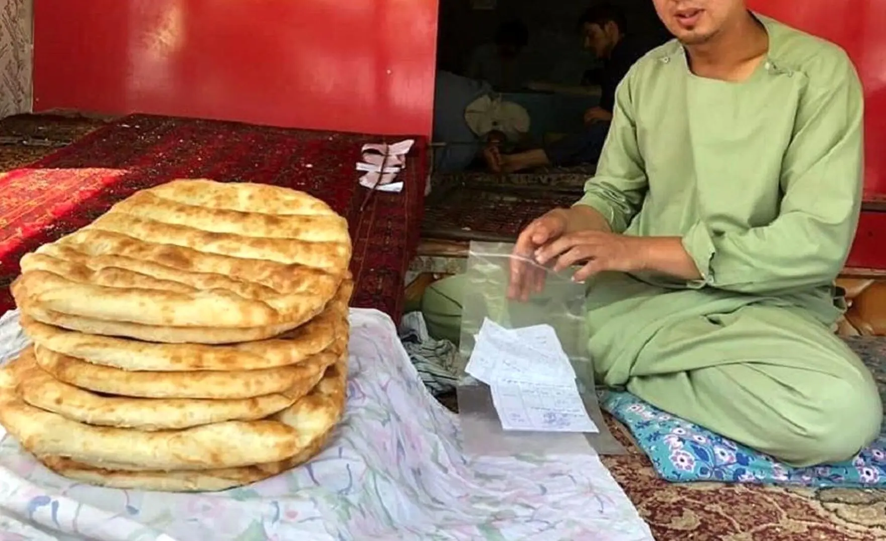 آیا اتباع افغانستانی در ایران روزانه ۳۰ میلیون قرص نان می‌خورند؟