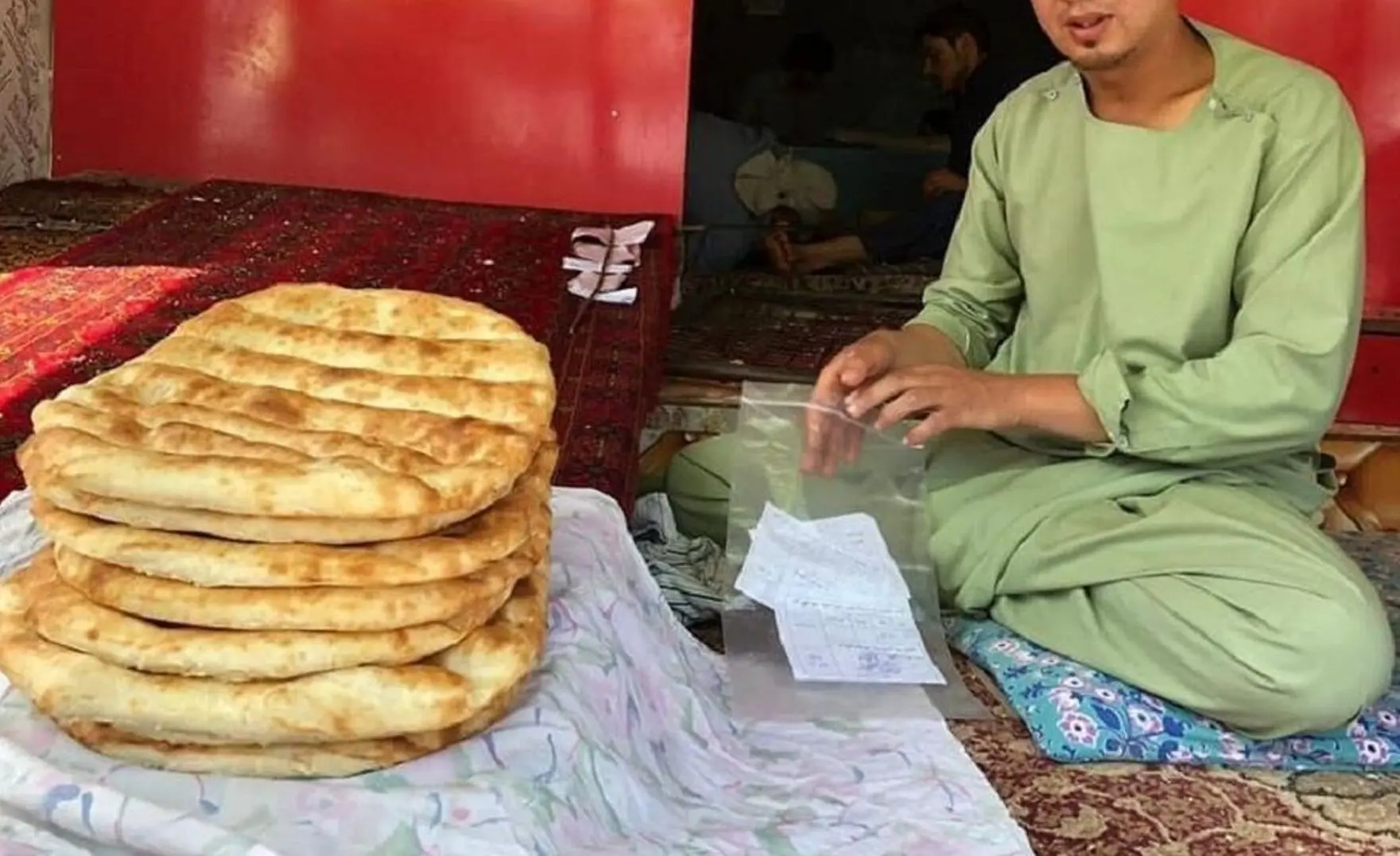آیا اتباع افغانستانی در ایران روزانه ۳۰ میلیون قرص نان می‌خورند؟
