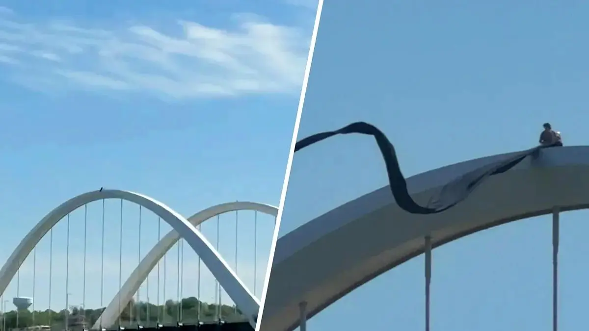 اعتراض تک نفره به جنگ با ایران