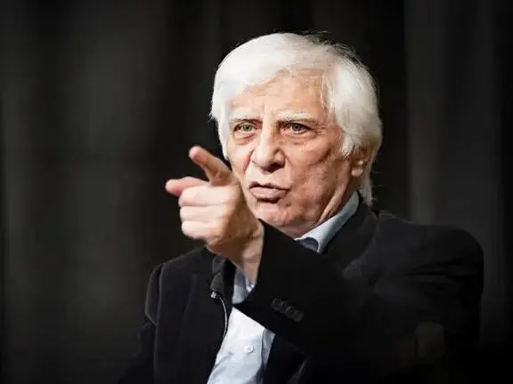ویدیویی از مراسم خاکسپاری بهرام بیضایی در آمریکا