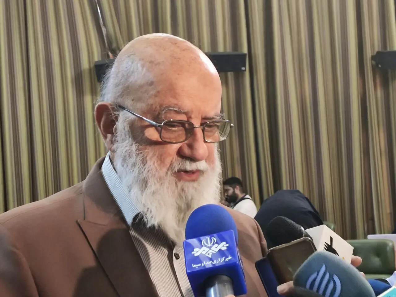 آیا چمران در انتخابات شورای هفتم شرکت می‌کند؟

